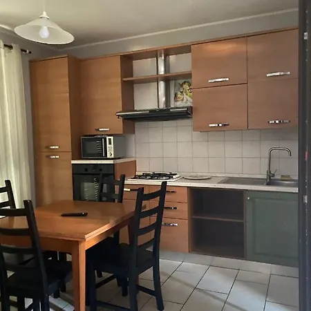 Apart Otel Lilli - *