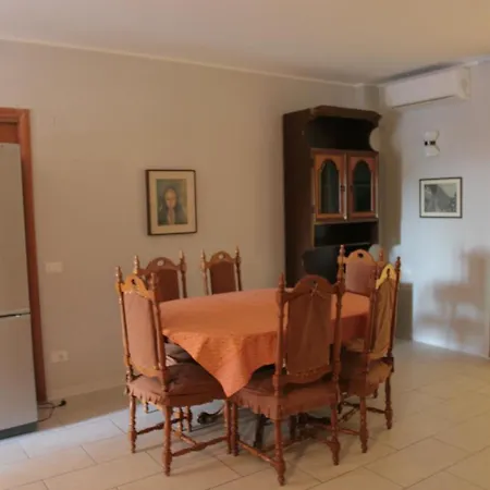 Apart Otel Lilli - *